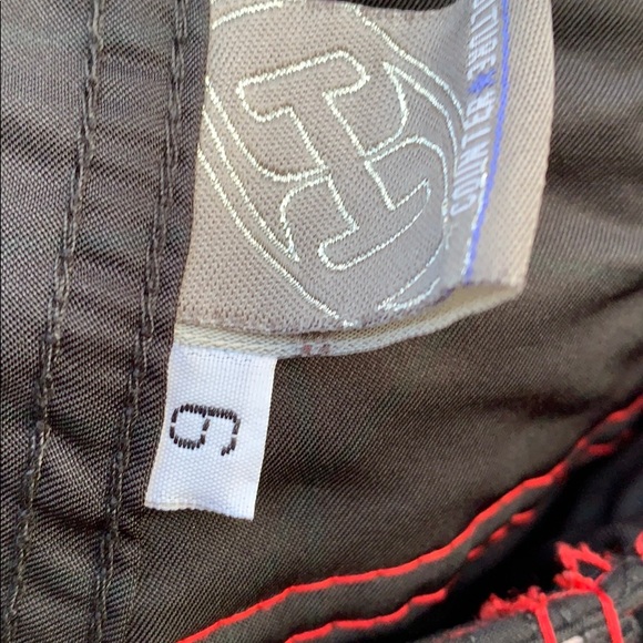 Counter Culture women’s black red boardshorts - Picture 4 of 4